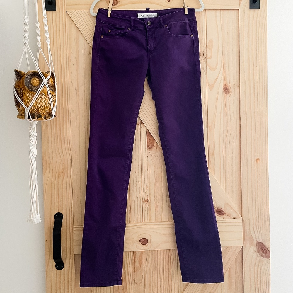 Preowned Gianfranco Ferre Slim Jeans Style VF7010 Color Plum Size US29/EUR43